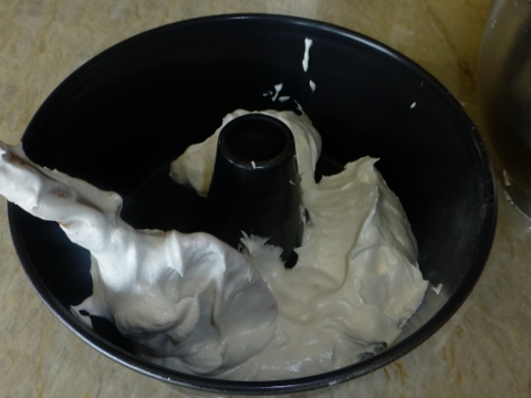 Angel Food Cake 2014-03-27 015 (480x360)