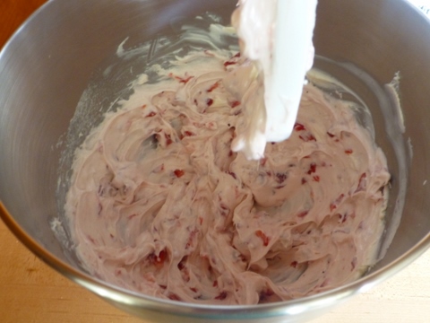 Strawberry Fluff Frosting 2014-03-28 009 (480x360)