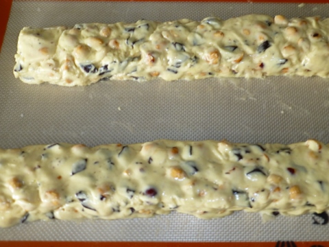 Hazelnut Chocolate Chunk Biscotti 2014-04-10 049 (480x360)