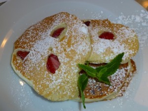 strawberry ricotta pancakes 2014-05-03 037 (480x360)