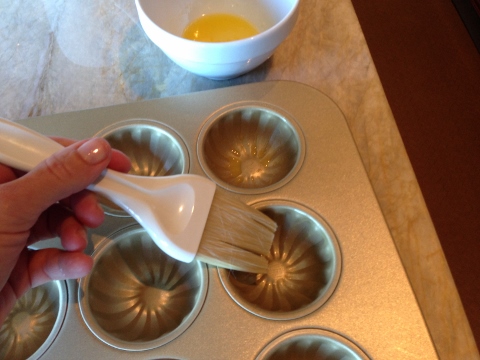 Low-Carb Cream Cheese Pumpkin Muffins 009 (480x360)