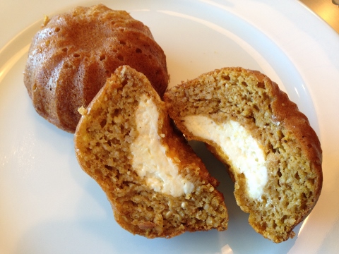 Low-Carb Cream Cheese Pumpkin Muffins 079 (480x360)