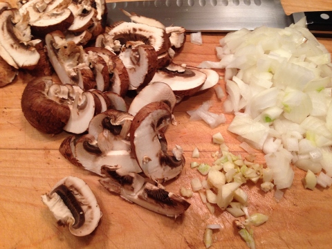 Creamy Cauliflower Soup with Mushroom Ragout 032 (480x360)