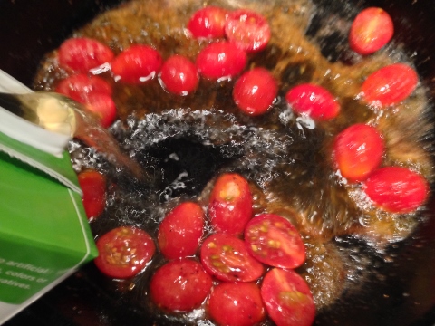 Morroccan Chicken with Preserved Lemons, Olives & Tomatoes 079 (480x360)