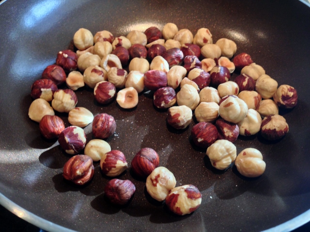 Golden Beet Salad with Hazelnuts & Ricotta Salada 068 (640x480)