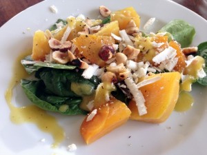 Golden Beet Salad with Hazelnuts & Ricotta Salada 123 (640x480)
