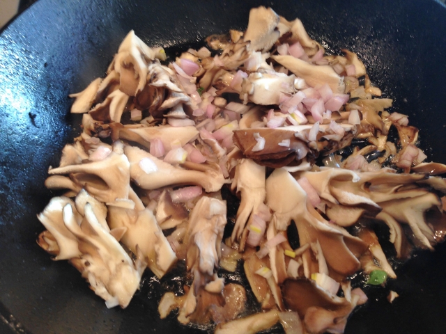 Bacon & Mushroom Toasts 047 (640x480)