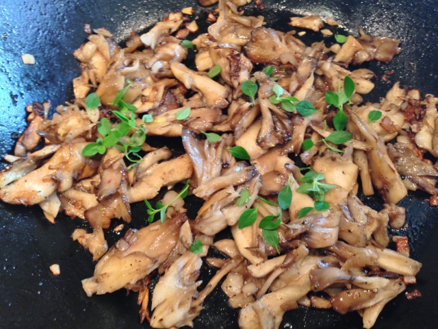 Bacon & Mushroom Toasts 054 (640x480)