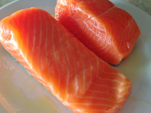 Easy Thai Peanut Salmon & Noodles 038 (640x480)