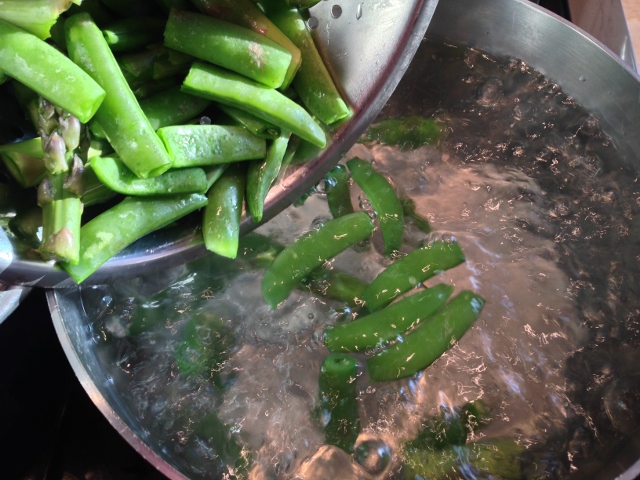 Easy Thai Peanut Salmon & Noodles 044 (640x480)
