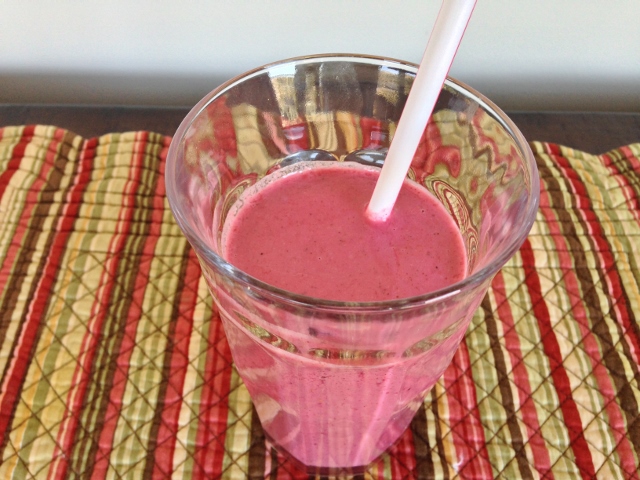 Raspberry Almond Breakfast Smoothie 072 (640x480)