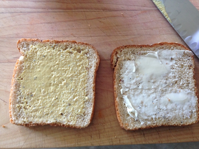 Mac & Cheese Grilled Cheese Sandwich 007 (640x480)