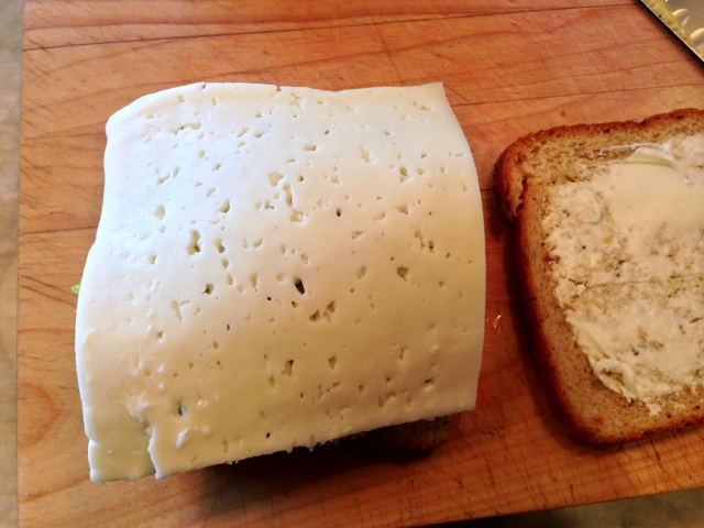 Mac & Cheese Grilled Cheese Sandwich 016 (640x480)