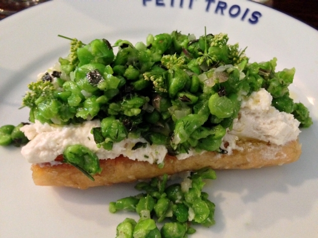 Petit Trois 008 (640x480)