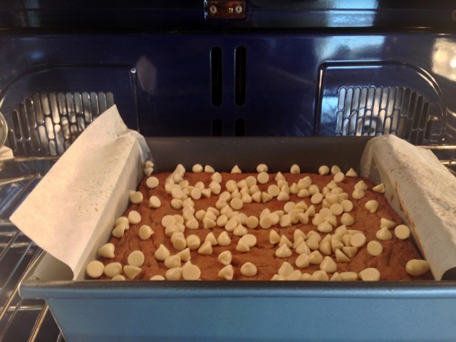 Cocoa Nib Blondies with White Chocolate Glaze 050 (640x480)