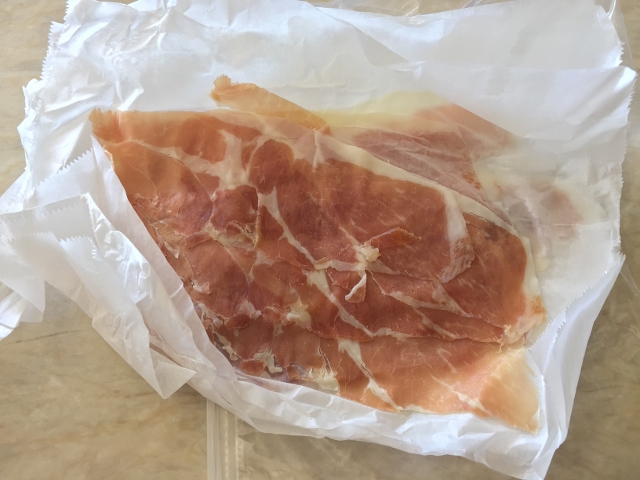 Proscuitto Melon & Burrata Salad 020 (640x480)