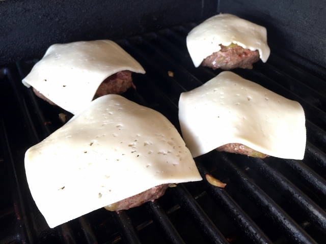 Green Chili Cheeseburgers 026 (640x480)