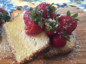 Vanilla Bean Pound Cake 070 (640x480) (2)