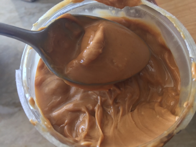 White Chocolate Peanut Butter Dipped Strawberries 018 (640x480)