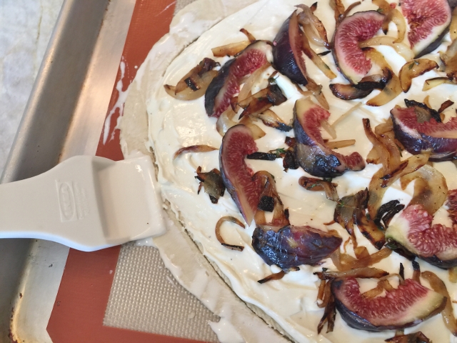 Easy Caramelized Onion & Fig Tart 057 (640x480)
