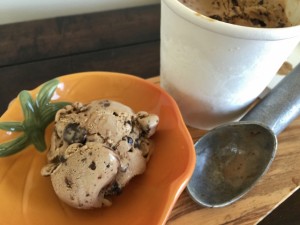 Mocha Double Chocolate Chunk Ice Cream 091 (640x480)