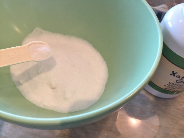 Triple Vanilla Ice Cream Sundaes 035 (640x480)