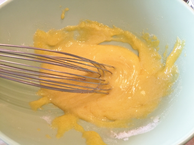 Triple Vanilla Ice Cream Sundaes 043 (640x480)