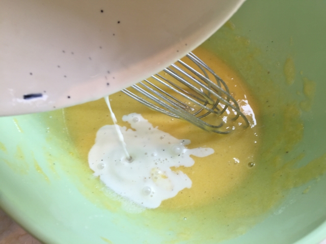 Triple Vanilla Ice Cream Sundaes 055 (640x480)