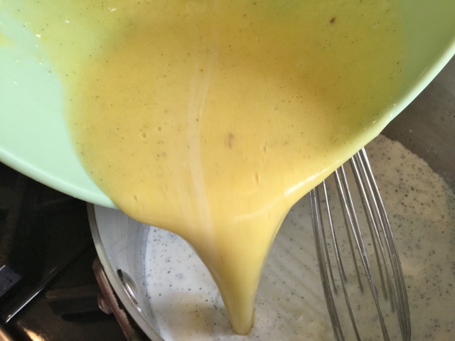 Triple Vanilla Ice Cream Sundaes 059 (640x480)