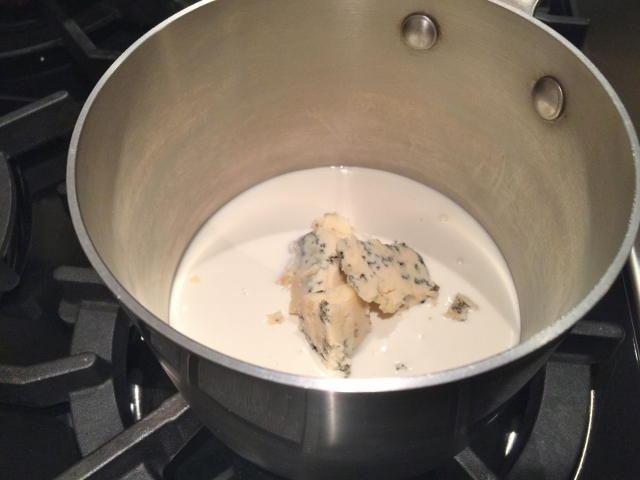 Seared Filets with Gorzonzola Cream 003 (640x480)