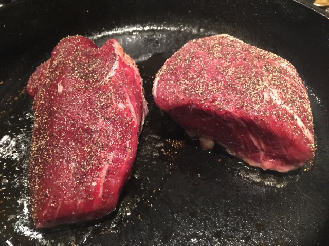 Seared Filets with Gorzonzola Cream 014 (640x480)