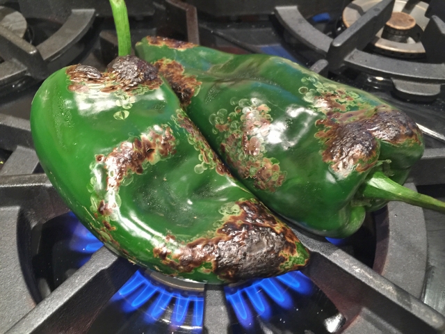 Chicken, Poblano & Mushroom Cups 003 (640x480)