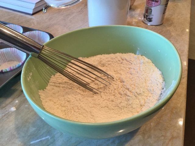 Lemon Poppyseed Muffins 004 (640x480)