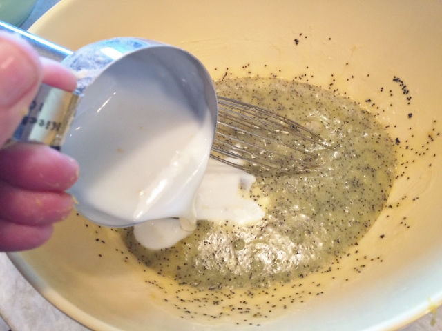 Lemon Poppyseed Muffins 020 (640x480)