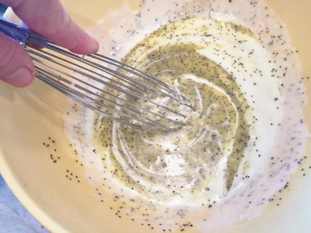 Lemon Poppyseed Muffins 023 (640x480)