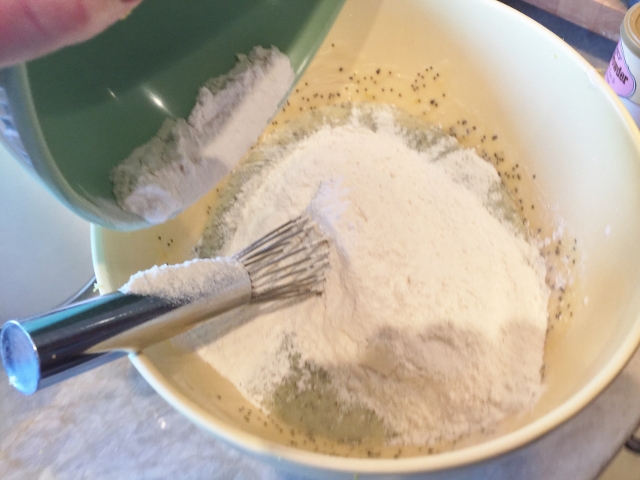 Lemon Poppyseed Muffins 028 (640x480)