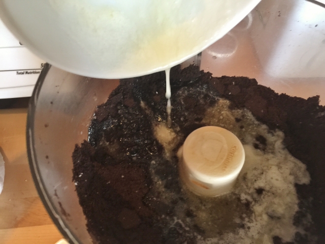 Coconut Cream Pie with Chocolate Crumb Crust 015 (640x480)