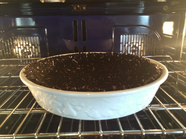 Coconut Cream Pie with Chocolate Crumb Crust 045 (640x480)