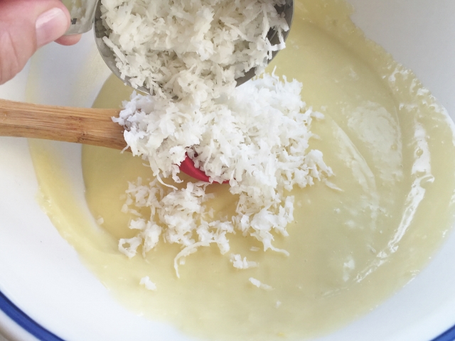 Coconut Cream Pie with Chocolate Crumb Crust 089 (640x480)