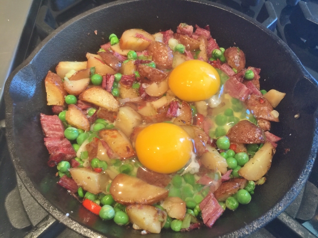 Spring Corned Beef & Hash with Sunny Side Eggs 024 (640x480)