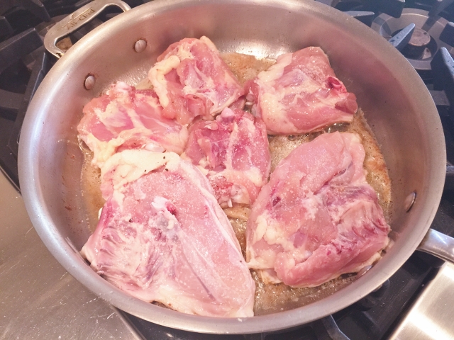 Roasted Chicken with Roasted Red Peppers, Olives & Asparagus 022 (640x480)