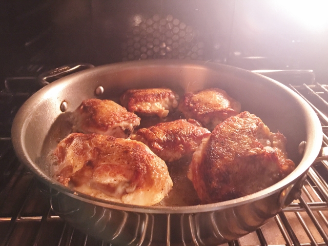 Roasted Chicken with Roasted Red Peppers, Olives & Asparagus 028 (640x480)