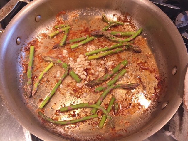 Roasted Chicken with Roasted Red Peppers, Olives & Asparagus 036 (640x480)