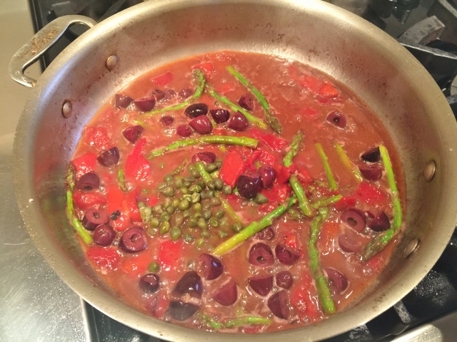 Roasted Chicken with Roasted Red Peppers, Olives & Asparagus 075 (640x480)