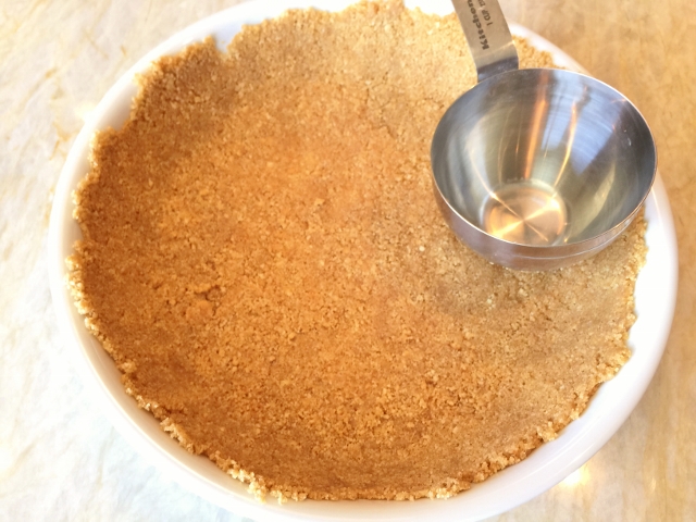 Key Lime Pie with Mascarpone Whipped Cream 009 (640x480)