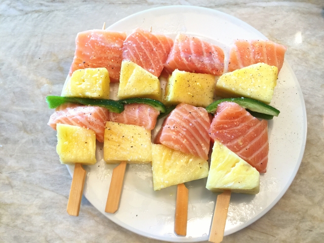 Salmon, Pinapple & Jalapeno Kebabs with Honey Miso Glaze 024 (640x480)