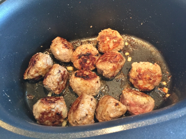 Slow Cooker Italian Meatball Sliders 022 (640x480)