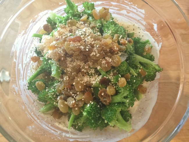 Broccoli Salad with Tahini Yogurt Dressing 034 (650x488)
