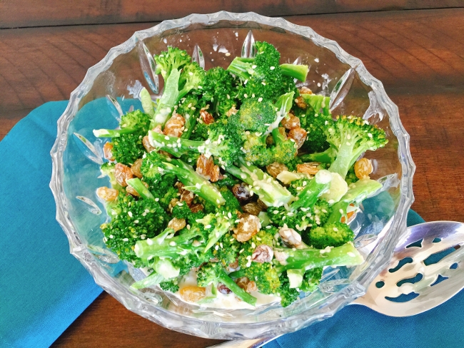 Broccoli Salad with Tahini Yogurt Dressing 060 (650x488)