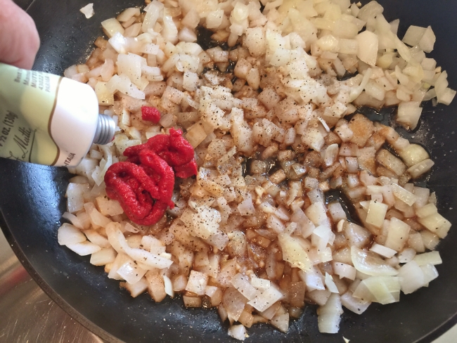 bacon-wrapped-meatloaf-013-650x488